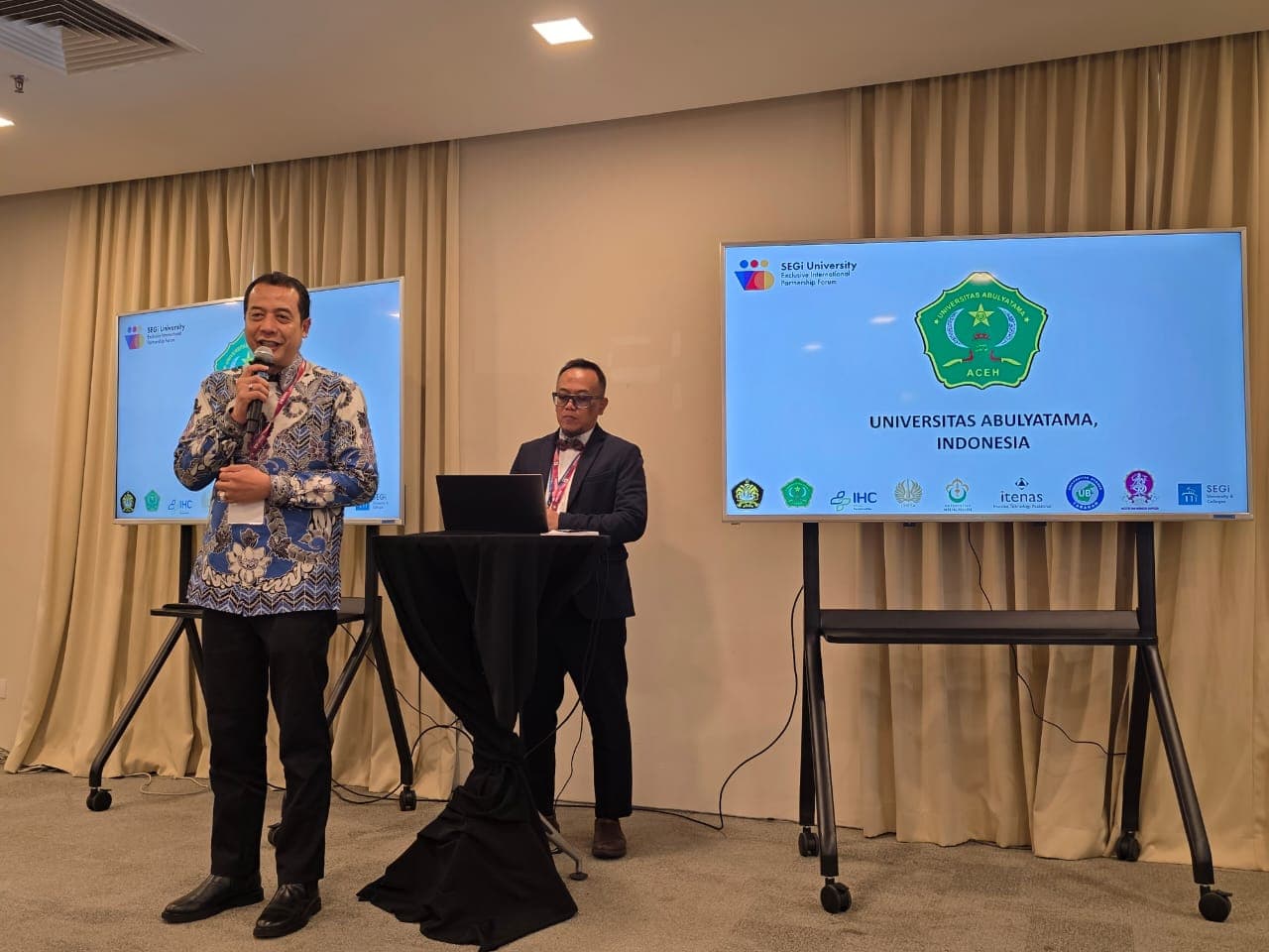 Rektor Universitas Abulyatama